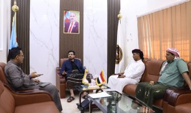 رئيس انتقالي المهرة يلتقي اللجنة التحضيرية لنقابة المحامين الجنوبيين بالمحافظة .