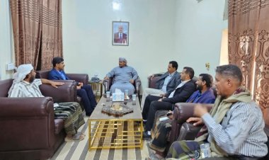 الأمانة العامة تناقش أوجه التعاون في مجالات الإعلام والثقافة والسياحة مع السلطة المحلية بمحافظة سقطرى