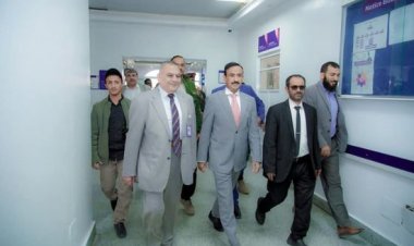بدعم إماراتي.. بن الوزير يشهد تركيب النظام الإلكتروني في مستشفى شبوة