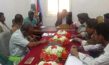 رئيس تنفيذية انتقالي سقطرى يلتقي اللجنة التحضيرية لورشة عمل "التغيير الديمغرافي"