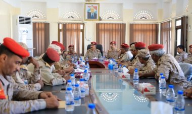 رئيس هيئة العمليات بوزارة الدفاع يزور مقر قيادة المنطقة العسكرية الثانية بالمكلا