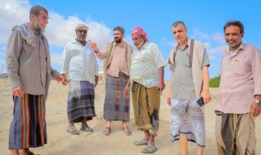 مدراء عموم غيل باوزير والزراعة في زيارة ميدانية لتفقد مواقع الخوع الطبيعية لحصد وخزن المياه