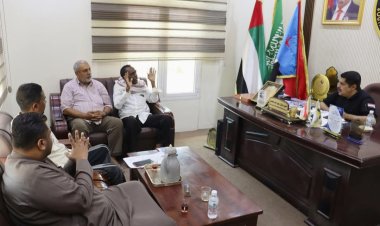 رئيس تنفيذية انتقالي حضرموت يبحث مع نائب رئيس اتحاد نقابات عمال الجنوب آليات التنسيق لمواجهة التحديات المعيشية والخدمية