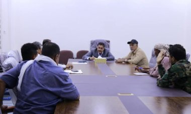 اللواء الشعيبي يعقد اجتماعا هاما بمندوبي شعبة الفنادق بالعاصمة عدن لمناقشة تعزيز العمل الأمني