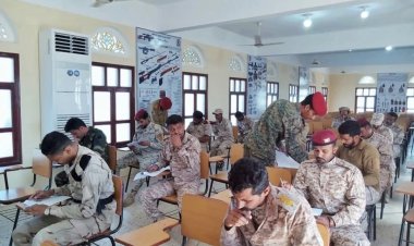 مدرسة التدريب القتالي بالمنطقة العسكرية الثانية تقيم امتحانات القبول والمفاضلة للمشاركة بدورة حفظ السلام المزمع إقامتها بعدن