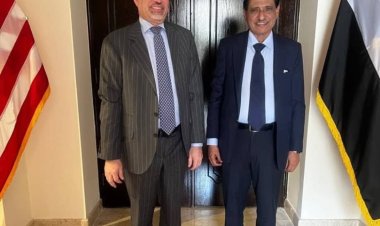 عضو مجلس القيادة الرئاسي البحسني يناقش مع السفير الأمريكي الجهود المبذولة لتعزيز الأمن والاستقرار