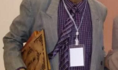 رئيس تنفيذية انتقالي حضرموت يُنعي الأديب والروائي المناضل الأستاذ صالح سعيد باعامر