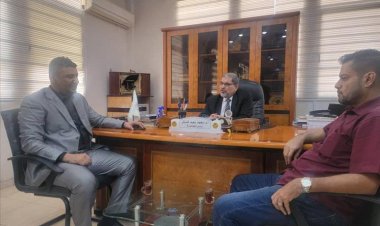 المؤسسة العامة للاثاث المدرسية تبحث فرص التجارة مع جامعة حضرموت