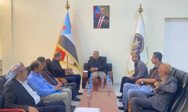 الربيزي يناقش سُبل العمل والتنسيق المشترك بين فريق الحوار ولجنة شؤون الثأر والنزاعات القبلية