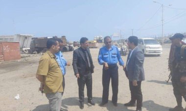 الشوبجي يناقش مع مديرا مكتب النقل ومرور عدن آلية تنظيم محطات النقل بمديرية البريقة