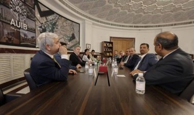 وزير التعليم العالي يبحث مع الجامعة الأمريكية في بغداد سبل تعزير التعاون الثنائي