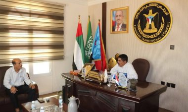 العميد المحمدي يلتقي رئيس تنفيذية منسقية انتقالي جامعة حضرموت