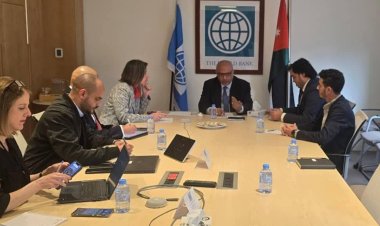 وزيرا التخطيط والكهرباء يبحثان الدعم الدولي لمشاريع الطاقة الشمسية والجهاز المركزي للإحصاء