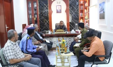 الوكيل العامري يطلع على الخطة الامنية والتنظيمية لشهر رمضان المبارك بمديرية سيئون