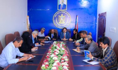 تنفيذية انتقالي شبوة تبحث سبل مواجهة الحملات الإعلامية الهادفة إلى زعزعة الأمن والاستقرار