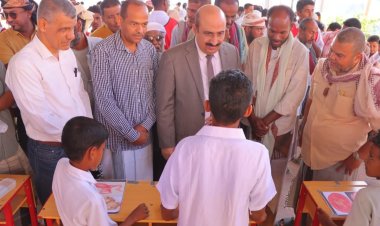 مدير تربية حضرموت الساحل ومدير عام غيل باوزير يفتتحان معرض الوسائل التعليمية بمجمع اللواء الركن عمر بارشيد التعليمي للبنين بمنطقة العيون
