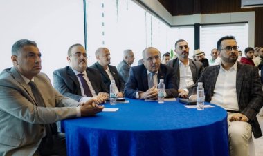 برعاية الرئيس الزُبيدي.. الكثيري يشهد تدشين دليل عدن السياحي تحت شعار "عدن تاريخ وسياحة"