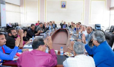 مجلس جامعة عدن يقر إلغاء قرار منح درجة الماجستير للطالب عبدالرؤوف السقاف، ويتخذ عددًا من القرارات ذات الصلة