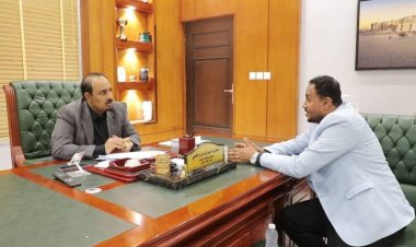 محافظ حضرموت يطلع على نشاط المؤسسة العامة للطرق والجسور بساحل المحافظة