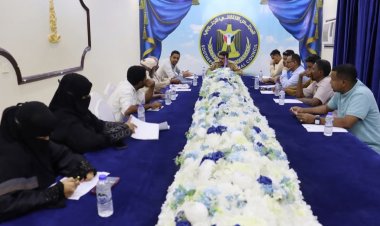 انتقالي حضرموت يناقش التحديات الاقتصادية وتردي الخدمات الأساسية وتأثيرها على حياة المواطنين