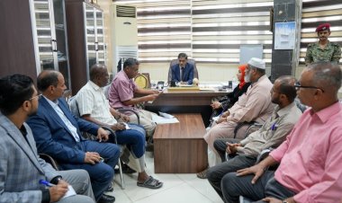 عضو مجلس القيادة الرئاسي يطلع على الخارطة البرامجية لإذاعة المكلا خلال شهر رمضان