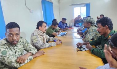 مدير أمن الشحر يناقش الخطة الأمنية خلال شهر رمضان المبارك