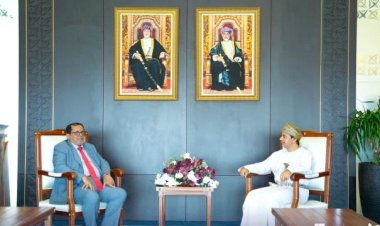 رئيس هيئة الطيران يبحث مع نظيره العماني سبل التعاون في تحسين وتطوير خدمات الملاحة الجوية