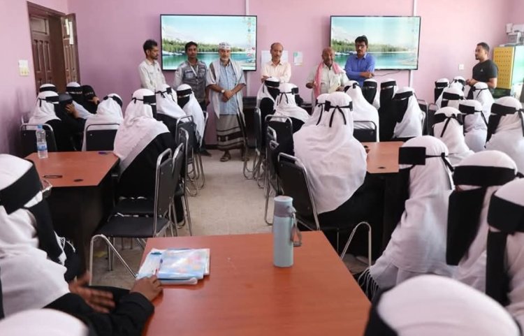 مدير تربية الريدة وقصيعر يستقبل وفداً من مكتب التربية بساحل حضرموت لتفقد أوضاع التعليم الإلكتروني عبر منصة "نون"