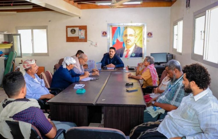 تنفيذية انتقالي غيل باوزير تؤكد وقوفها إلى جانب التحركات ضد الفساد وتحسين أوضاع المواطنين