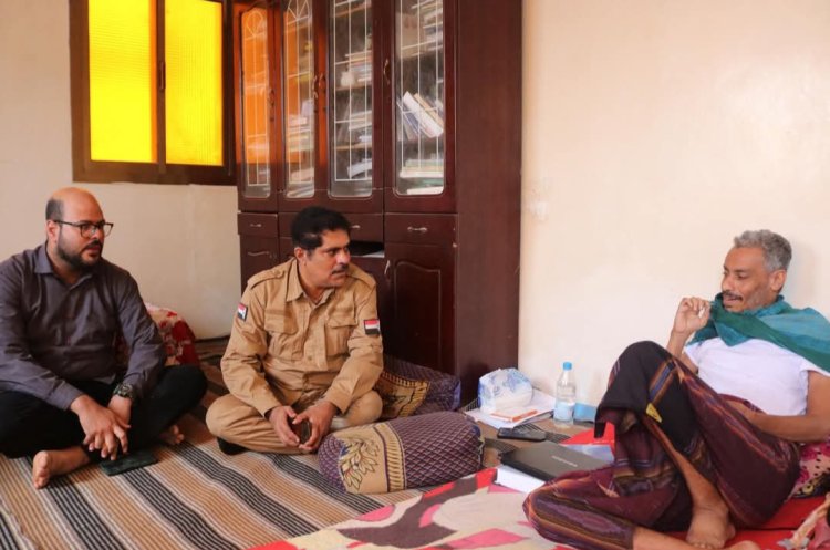 العميد المحمدي يطمئن على صحة الأديب الدكتور أحمد هادي باحارثة