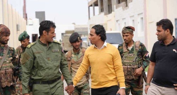 السقاف يلتقي قيادة قوات الحزام الأمني بالعاصمة عدن