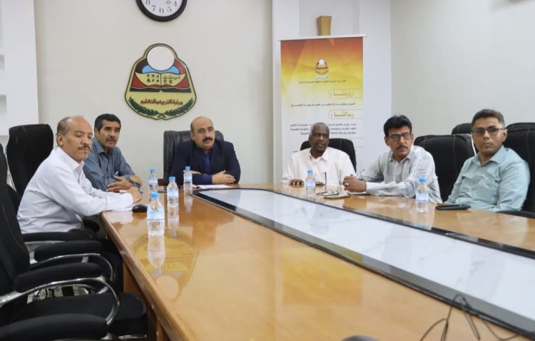 قيادة تربية ساحل حضرموت تشارك في اللقاء التعريفي ببرامج الجمعية العربية للروبوت والذكاء الاصطناعي ونشاطاتها عبر تقنية الزوم