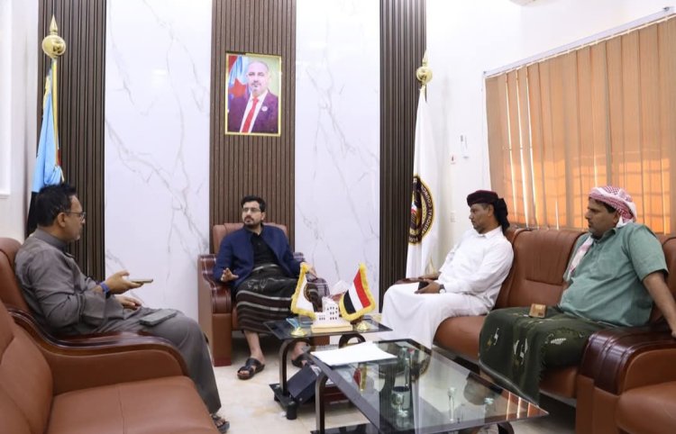 رئيس انتقالي المهرة يلتقي اللجنة التحضيرية لنقابة المحامين الجنوبيين بالمحافظة .