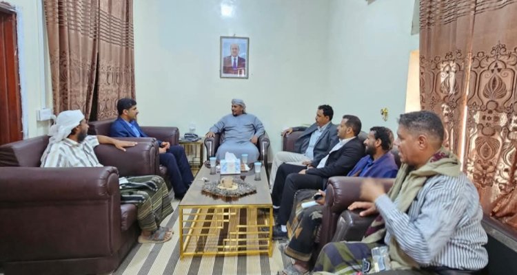 الأمانة العامة تناقش أوجه التعاون في مجالات الإعلام والثقافة والسياحة مع السلطة المحلية بمحافظة سقطرى