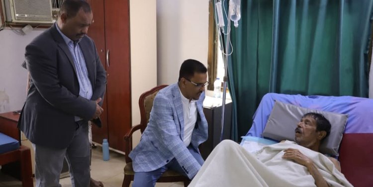 الأمين العام للمجلس المحلي بحضرموت يطمئن على صحة الأستاذ صالح باعامر والدكتور مبارك بامحمود