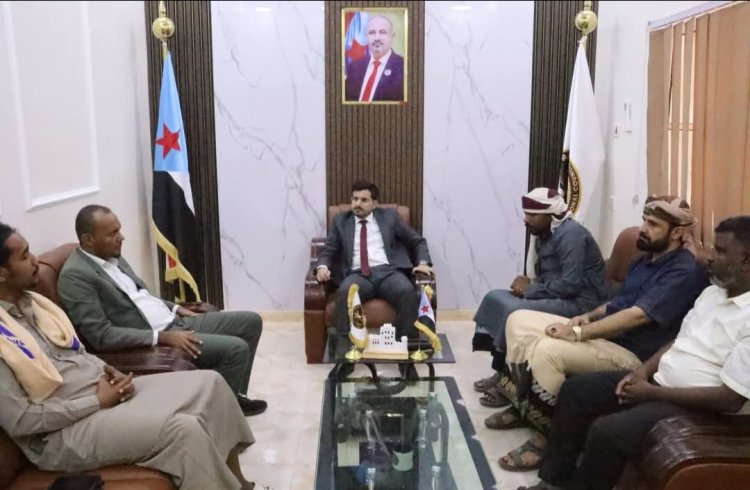 بن عفرار يستقبل رئيس وحدة الاعلام الحديث بقطاع الصحافة والاعلام الجنوبي ويناقش تطوير وتعزيز الاعلام في المحافظة