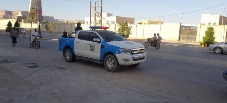 شرطة مديرية سيئون تضبط متهم بالنصب والاحتيال بمبلغ 60 ألف ريال سعودي وآخرين بتعاطي المخدرات والسرقة