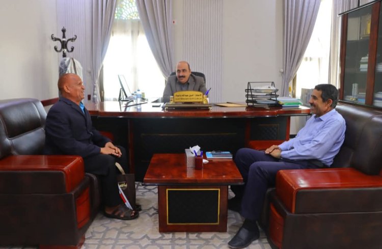 مدير تربية حضرموت الساحل يلتقي رئيس اتحاد المعاقين بحضرموت