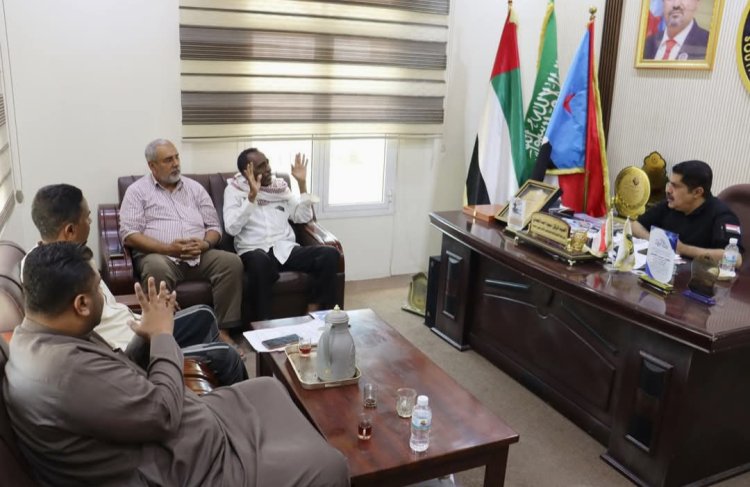 رئيس تنفيذية انتقالي حضرموت يبحث مع نائب رئيس اتحاد نقابات عمال الجنوب آليات التنسيق لمواجهة التحديات المعيشية والخدمية