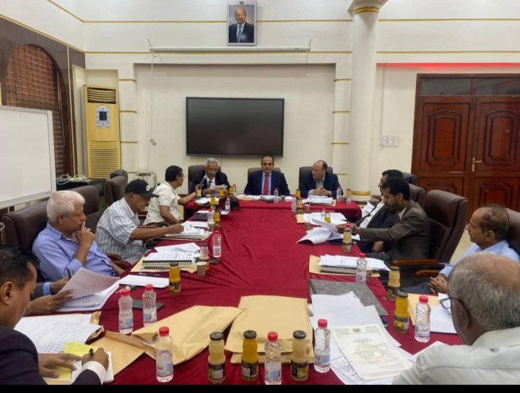 وزير الصحة يترأس اجتماعاً موسعاً لمجلس إدارة الهيئة العليا للأدوية