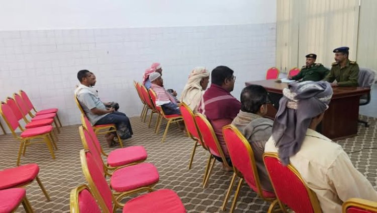 مدير أمن مديرية ساه يلتقي عقال الحارات لمناقشة الأوضاع الأمنية في المديرية.