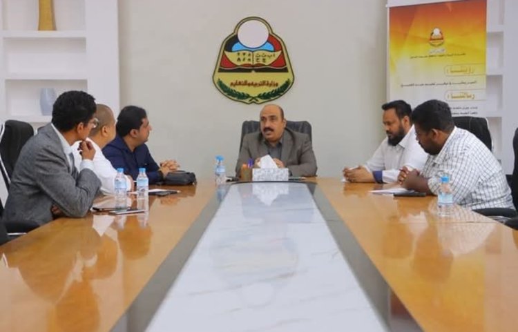 اجتماع  يناقش مقترحات لتنفيذ تجارب  نموذجية للعملية التعليمية على مستوى المحافظة مع مؤسسة حضرموت تنمية بشرية