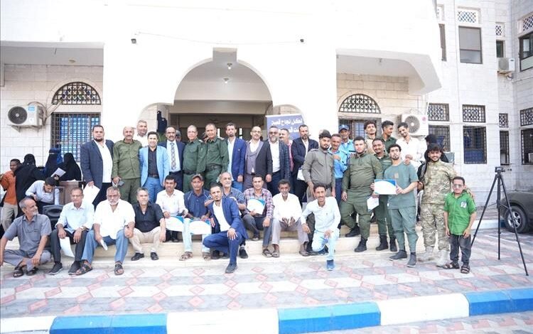 السلطة المحلية بمديرية خور مكسر تكرّم الموظفين المبرزين لعام 2024