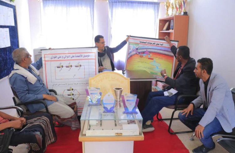 انتقالي وادي وصحراء حضرموت يسلم ثانوية الحوطة للبنين وسائل تعليمية