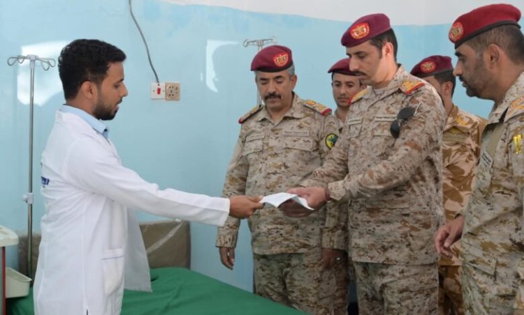 رئيس هيئة العمليات يزور القاعدة الإدارية والمستشفى العسكري في المهرة