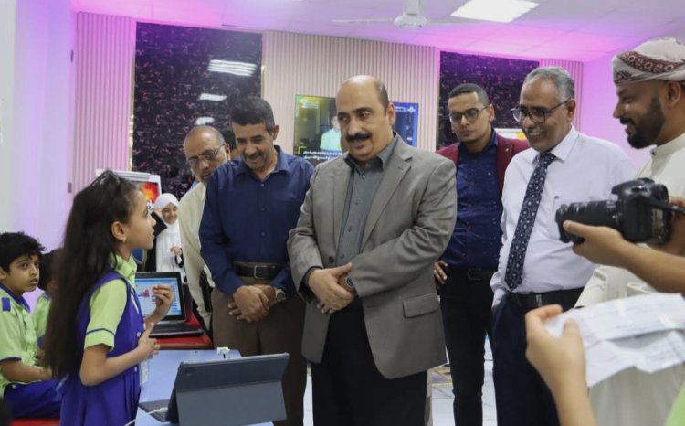 مدير تربية حضرموت الساحل يدشن أسبوع الاختراع والذكاء الاصطناعي بمدارس العبقرية الأهلية