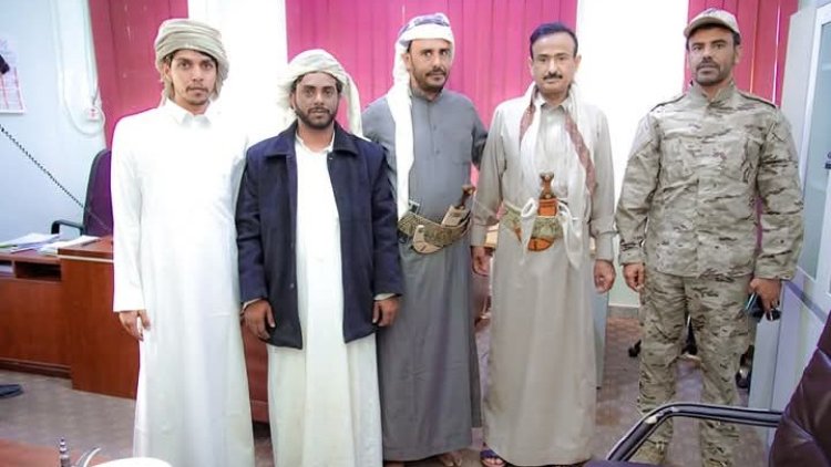 المحافظ بن الوزير يستقبل الشيخ باعوم بعد نجاح مشاركته في مهرجان حات بالمهرة.