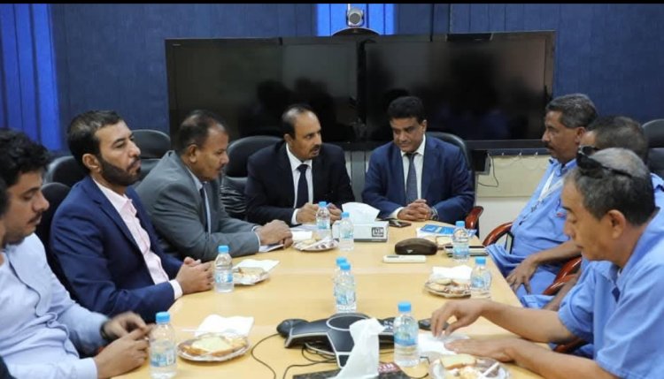 محافظ حضرموت ووزير النفط يطلعان على سير العمل بشركة بترومسيلة وسبل تعزيز كهرباء الوادي