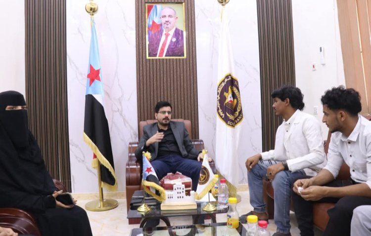 رئيس انتقالي المهرة يلتقي طلاب المعهد الصحي ويطلع على أوضاعهم .