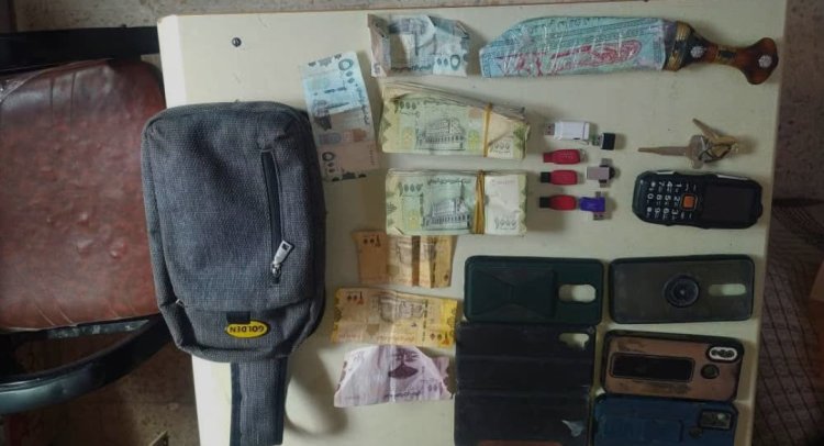 أمن مديرية غيل باوزير يكشف عن عصابة متخصصة في سرقة محتويات السيارات